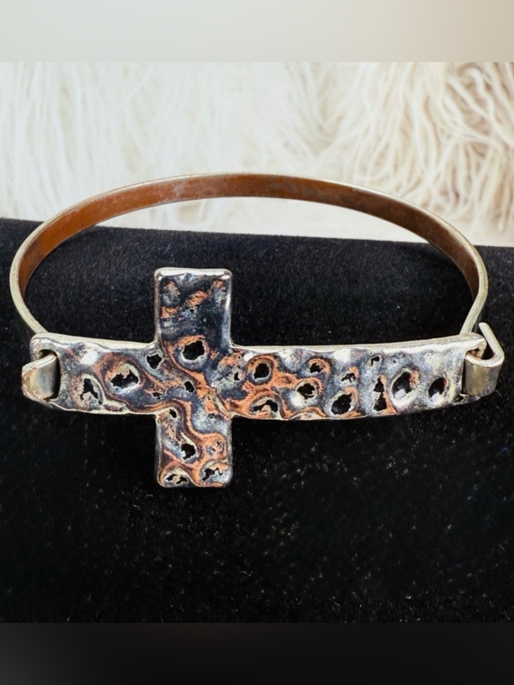 Vintage aged, Silvertone hammered cross bangle bracelet